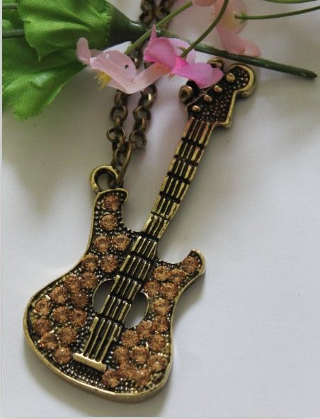 Colar Guitarra