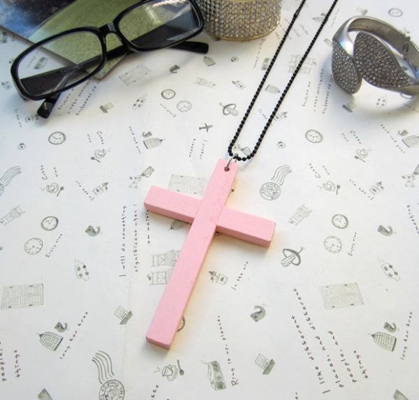 Colar Crucifixo Rosa